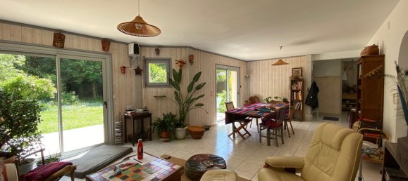 5 bedrooms Villa in Peillac, France No. 204210 22