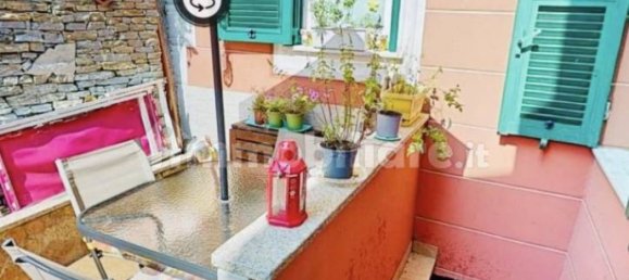 2 bedrooms Villa in Genoa, Italy No. 11347 6