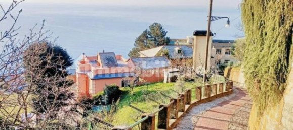 2 bedrooms Villa in Genoa, Italy No. 11347 5
