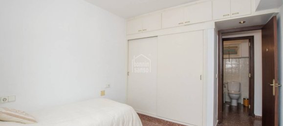 Apartamento de 3 dormitorios en Mahon, Spain No. 5113 10