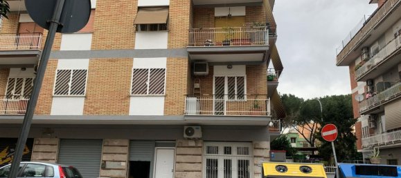 2 rooms Apartment in Rome, Italy No. 69708 2