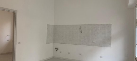 2 rooms Apartment in Rome, Italy No. 69708 6