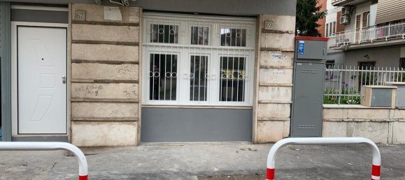 2 rooms Apartment in Rome, Italy No. 69708 3