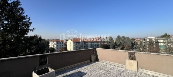 4 rooms Penthouse in Legnano, Italy No. 70750 4