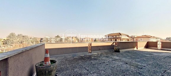 4 rooms Penthouse in Legnano, Italy No. 70750 18