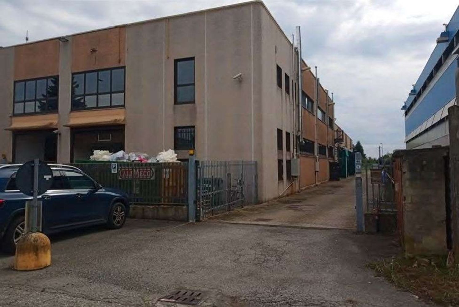 Lagerhaus in Villasanta, Italy 2393m², Nr. 359795