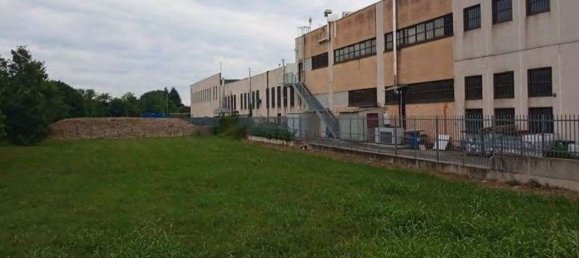 Lagerhaus in Villasanta, Italy 2393m², Nr. 359795 9