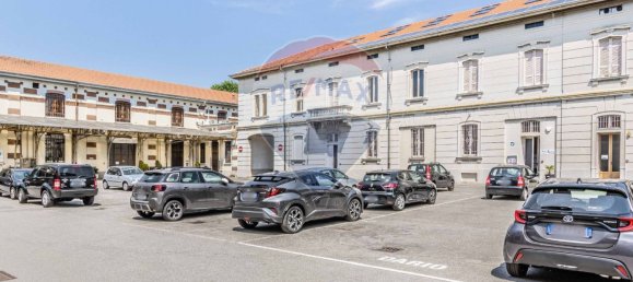 Oficina de 2 habitaciónes en Gallarate, Italy No. 58073 2