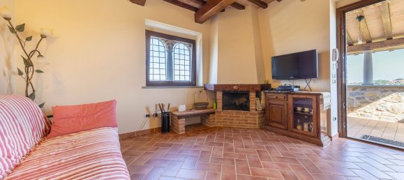 4 rooms Apartment in Castiglione del Lago, Italy No. 132353 3