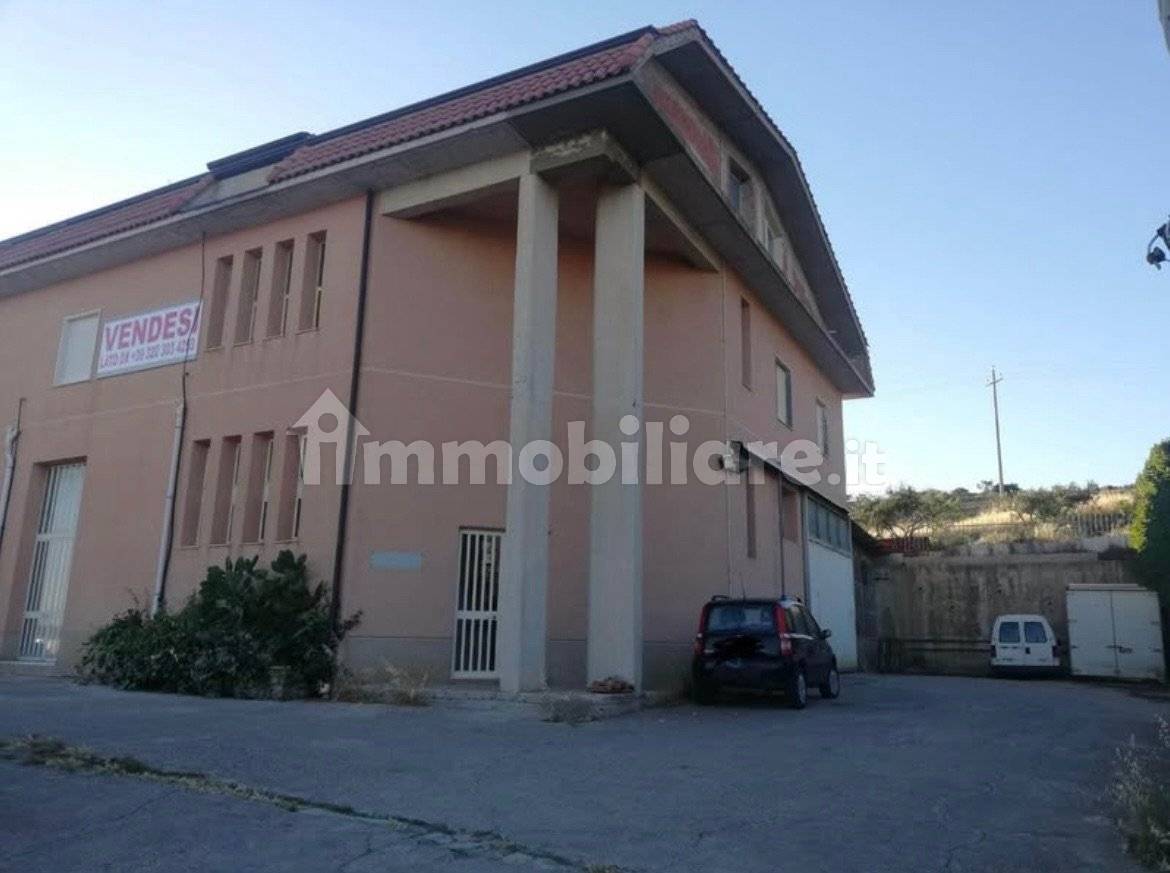 Armazém em Mussomeli, Italy 580 m² N.º 269781