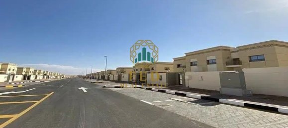 3 bedrooms Villa in Sharjah, UAE No. 8211 7