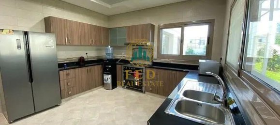 3 bedrooms Villa in Sharjah, UAE No. 8211 6