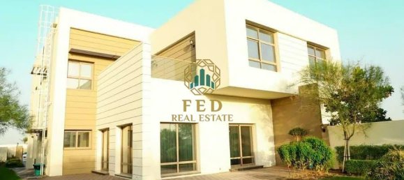 3 bedrooms Villa in Sharjah, UAE No. 8211 21