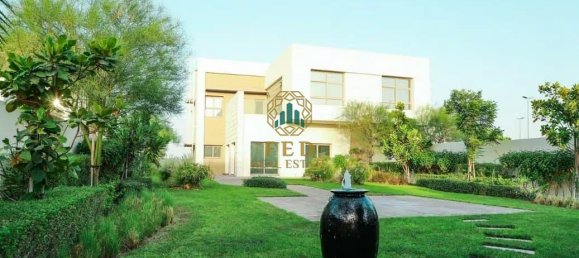 3 bedrooms Villa in Sharjah, UAE No. 8211 22