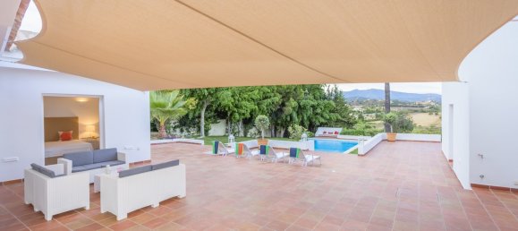 4 bedrooms Villa in Estepona, Spain No. 9975 9