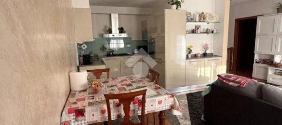 3 Schlafzimmer Wohnung in Bovolone, Italy, Nr. 370377 2