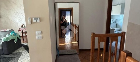 3 Schlafzimmer Wohnung in Bovolone, Italy, Nr. 370377 5