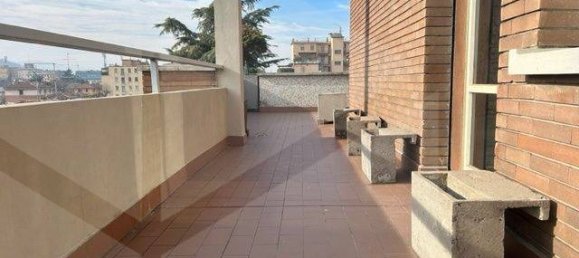 3 bedrooms Penthouse in Bologna, Italy No. 27559 4