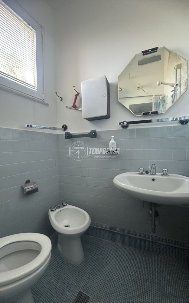 Дом с 5 комнатами в Фермо, Италия № 312575