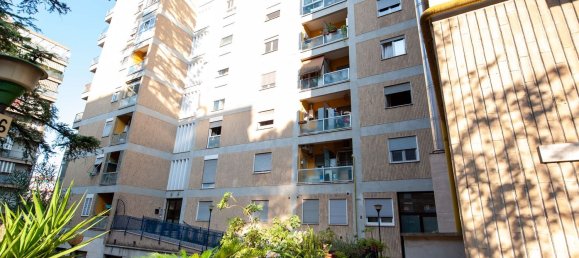 4 rooms Apartment in Rome, Italy No. 294533 3