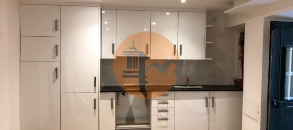 Здание 180м² в Лиссабон, Португалия № 128889 2