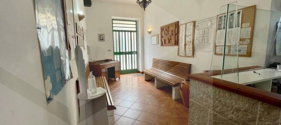 3 rooms Apartment in Andria, Italy No. 9238 2