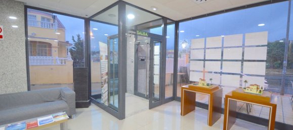 6 bedrooms Commercial property in Villamartin, Spain No. 499 3