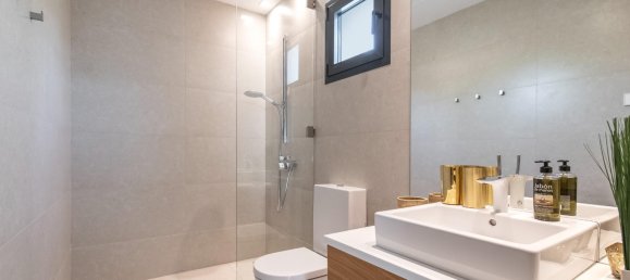 6 bedrooms Villa in Marbella, Spain No. 95282 18