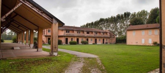 Hotel de 67 dormitorios en Ozzero, Italy No. 61143 11