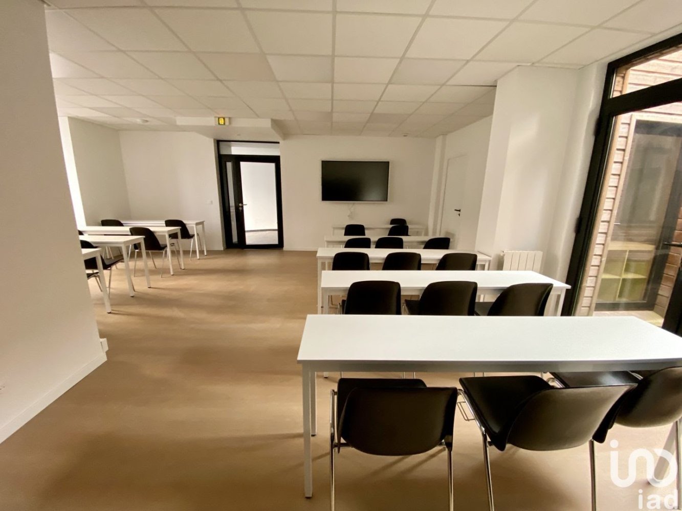 Propiedad comercial en Lille, France 375 m² No. 55285