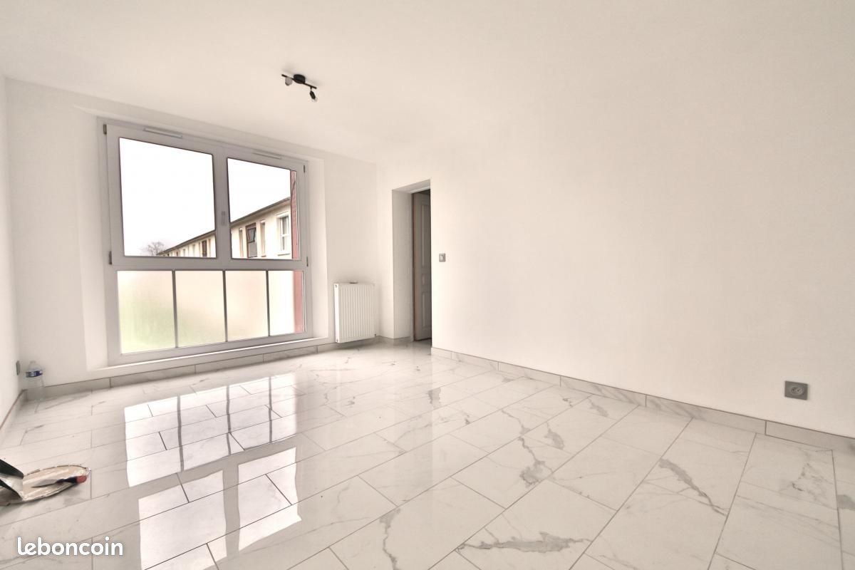 Квартира с 3 спальнями в Этамп-сюр-Марн, Франция № 331455