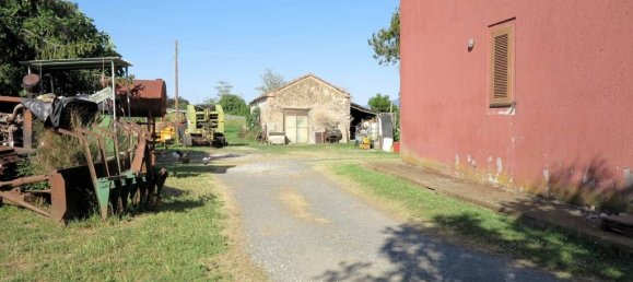 4 bedrooms House in Gavorrano, Italy No. 171020 5