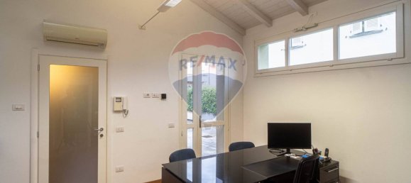 2 bedrooms House in Collecchio, Italy No. 374677 7