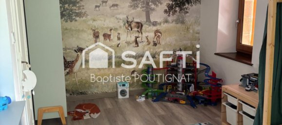 5 bedrooms House in Puy-de-Dome, France No. 276922 10