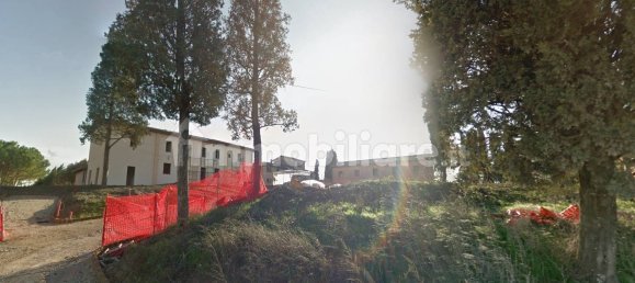 2 bedrooms House in Siena, Italy No. 178266 3