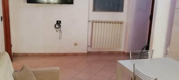 3 rooms Apartment in Florence, Italy No. 35163 3