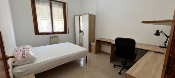 3 rooms Apartment in Florence, Italy No. 35163 6