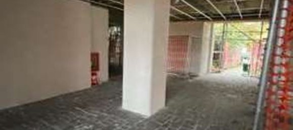 4 bedrooms Apartment in Opera, Italy No. 370142 6