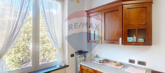 3 rooms Apartment in Genoa, Italy No. 380056 5