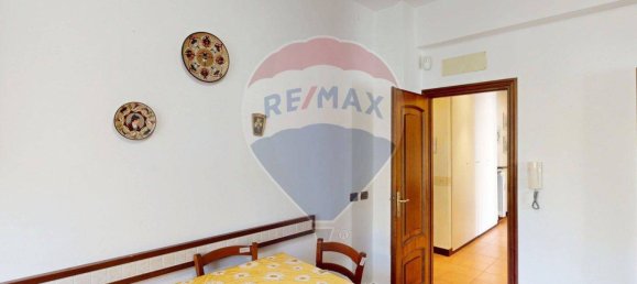 3 rooms Apartment in Genoa, Italy No. 380056 8