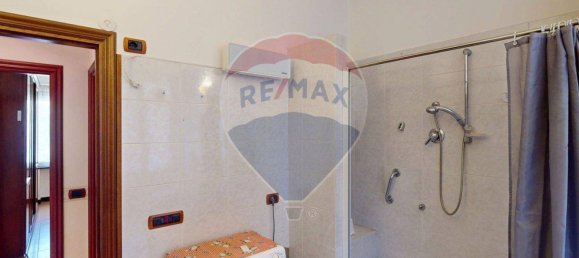 3 rooms Apartment in Genoa, Italy No. 380056 16