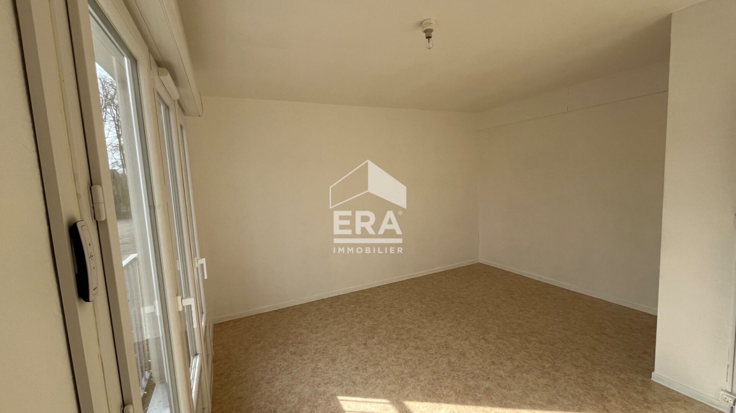 2 rooms Apartment in Bourges, France No. 328479