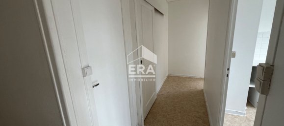 2 rooms Apartment in Bourges, France No. 328479 4