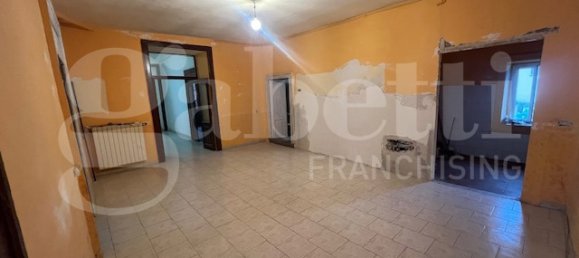 3 bedrooms Apartment in Capua, Italy No. 91222 5