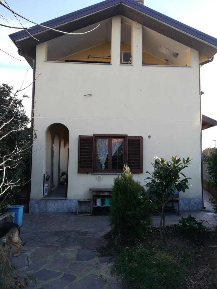 4غرفة فيلا في Cesano Maderno, Italy رقم 251875