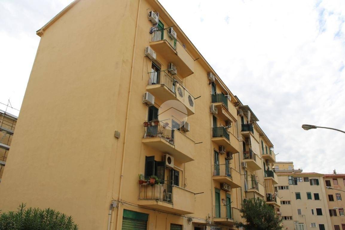 2 bedrooms Apartment in Palermo, Italy No. 361013