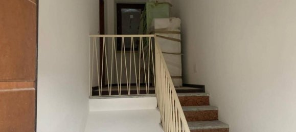 Квартира с 4 комнатами в Л’Акуила, Италия № 153204 4