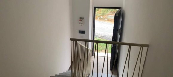 Квартира с 4 комнатами в Л’Акуила, Италия № 153204 3