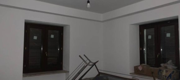 Квартира с 4 комнатами в Л’Акуила, Италия № 153204 8