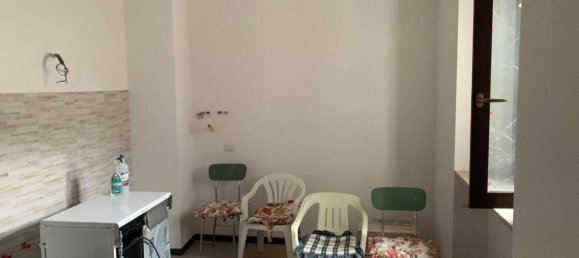 Квартира с 4 комнатами в Л’Акуила, Италия № 153204 5